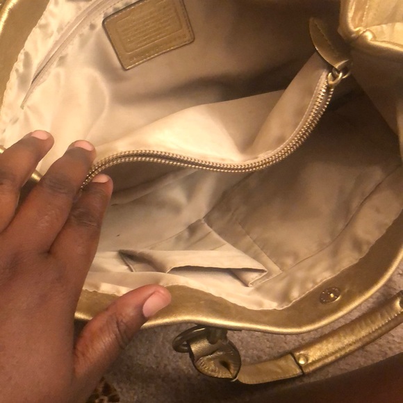 Coach purse - Picture 2 of 4